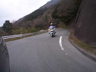 護衛中のモトさん